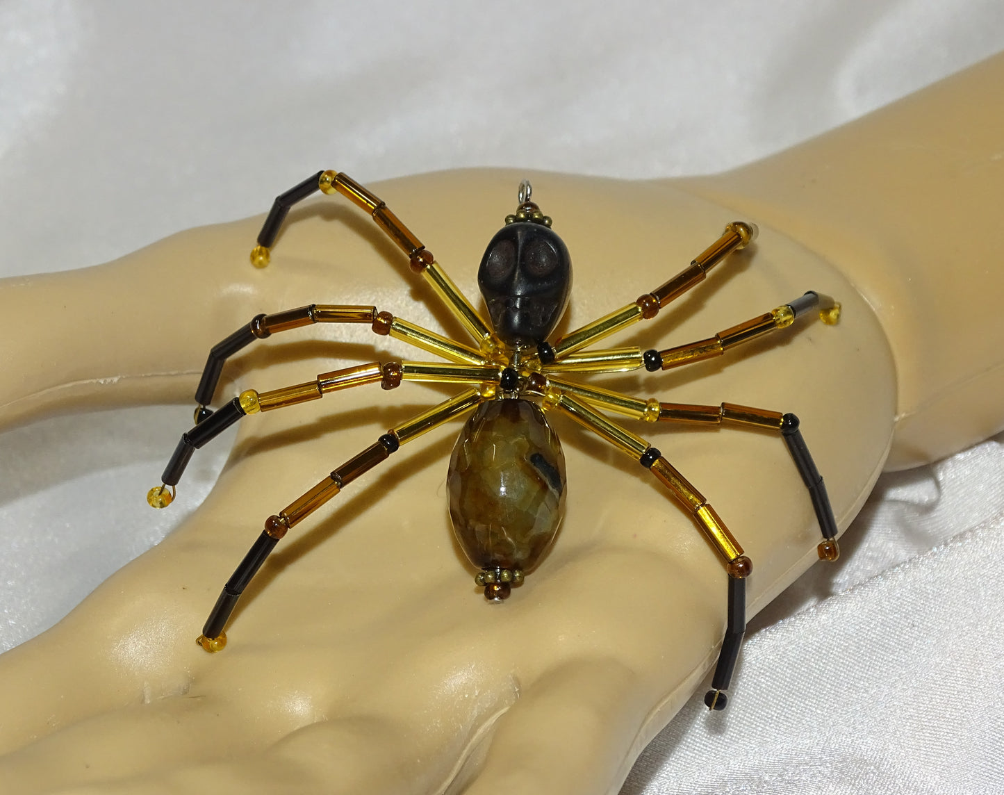 Agate and Howlite Spider