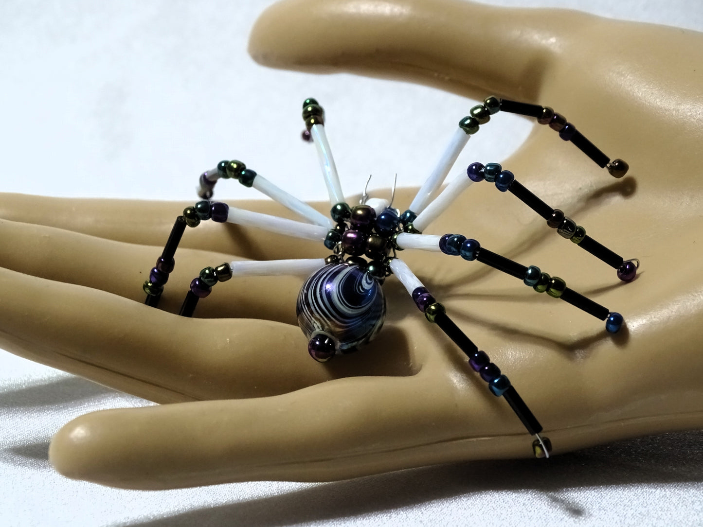 Swirly Acrylic Body Spider