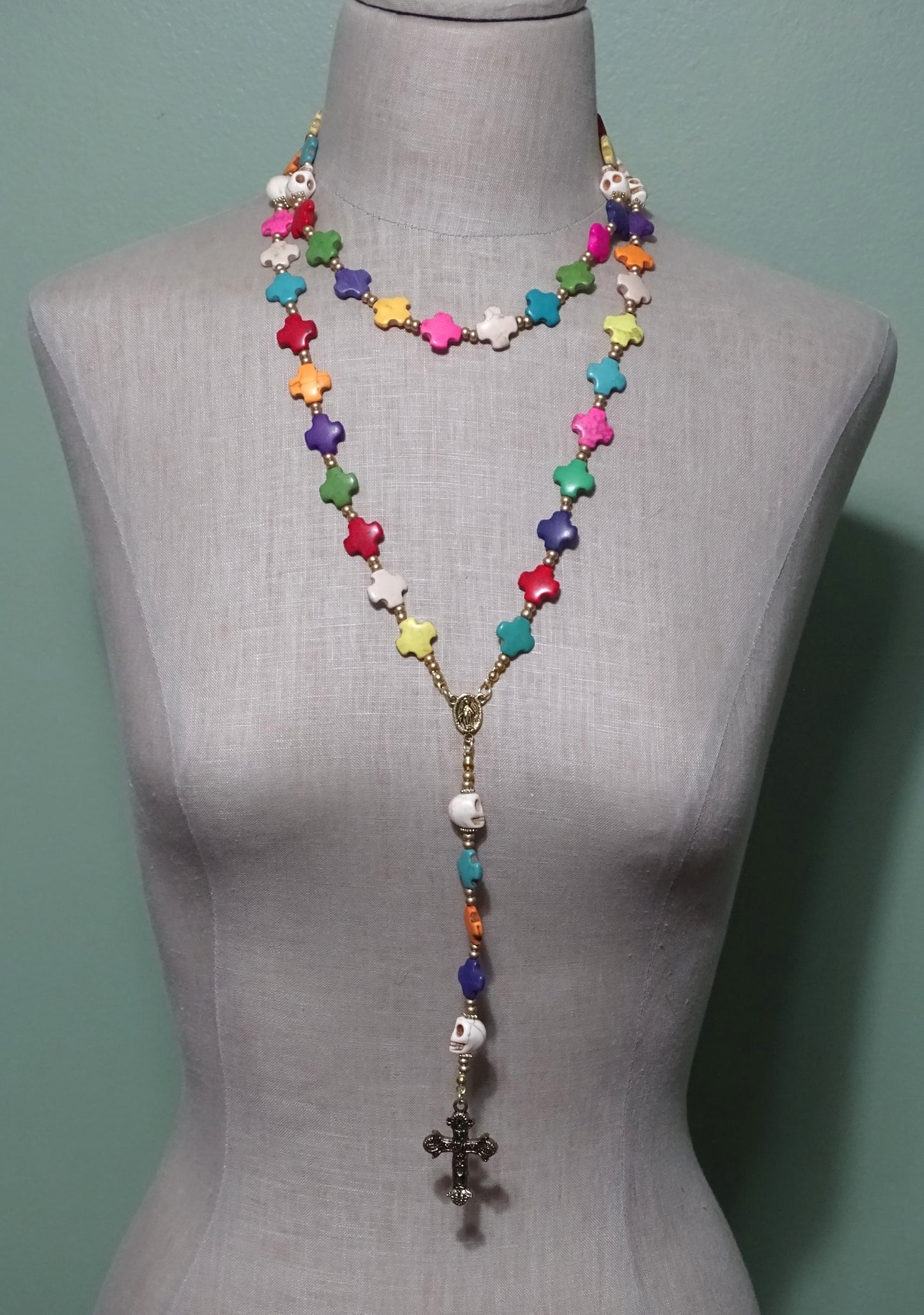 Howlite Skulls Rosary