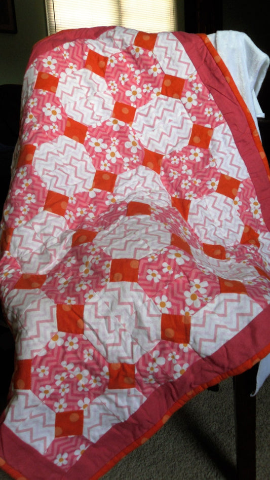 Pink Daisy Quilted Flannel Blanket